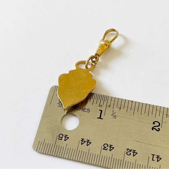 Gucci vintage gold shield crest charm - Picture 7 of 7